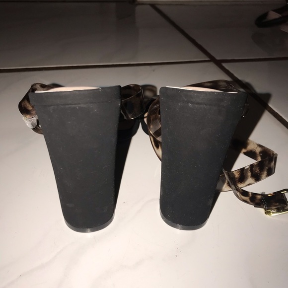 Cheetah print heels - Picture 3 of 4